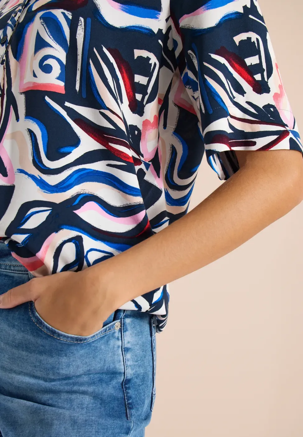 Kurzarm Bluse mit Multicolor Print