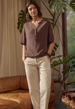 Kurzarm Bluse mit Split Neck