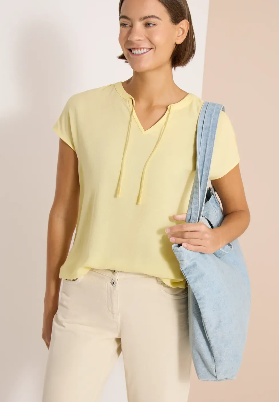 Kurzarm Bluse mit Strukturmix