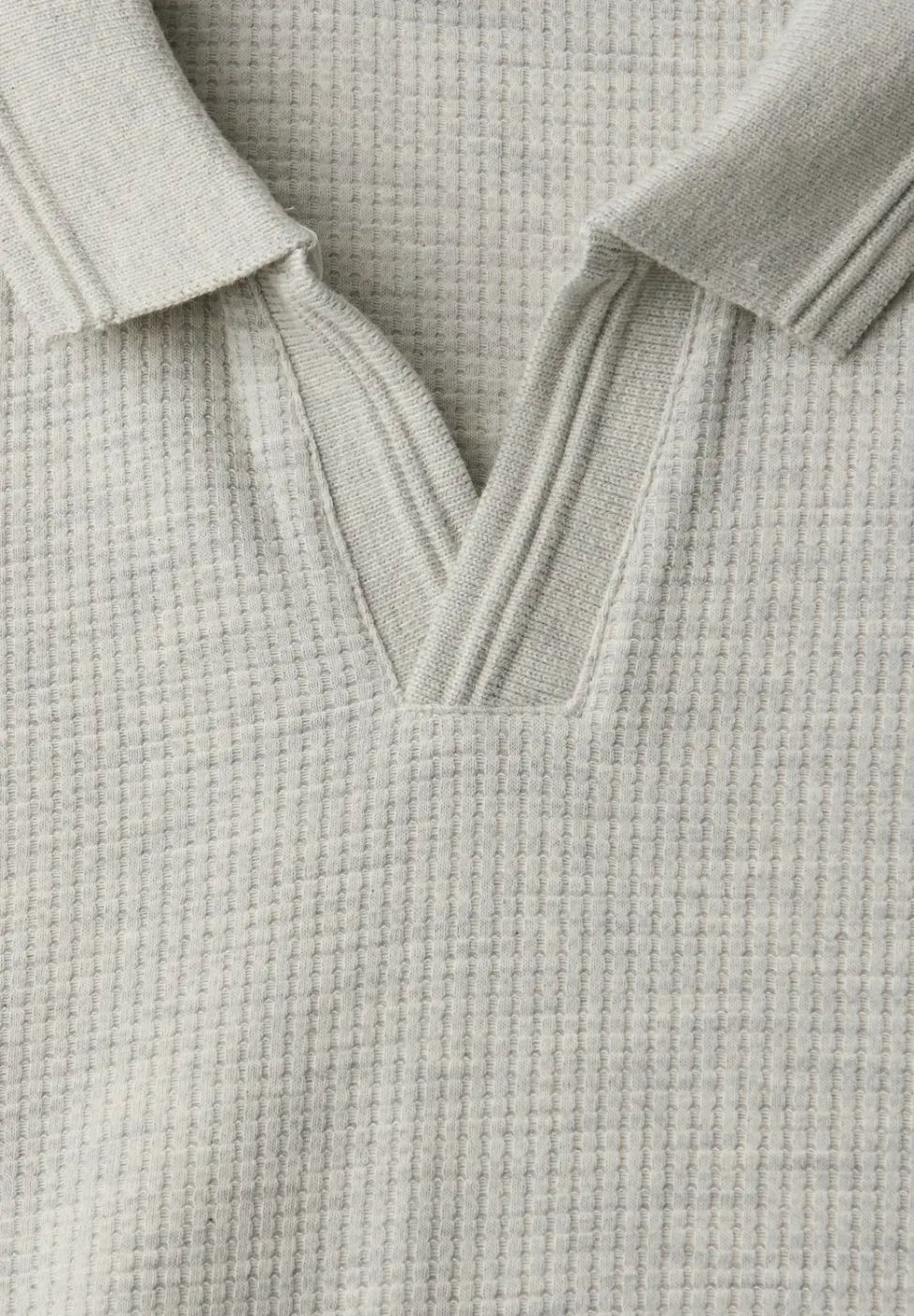 Kurzarm Poloshirt mit feiner Struktur