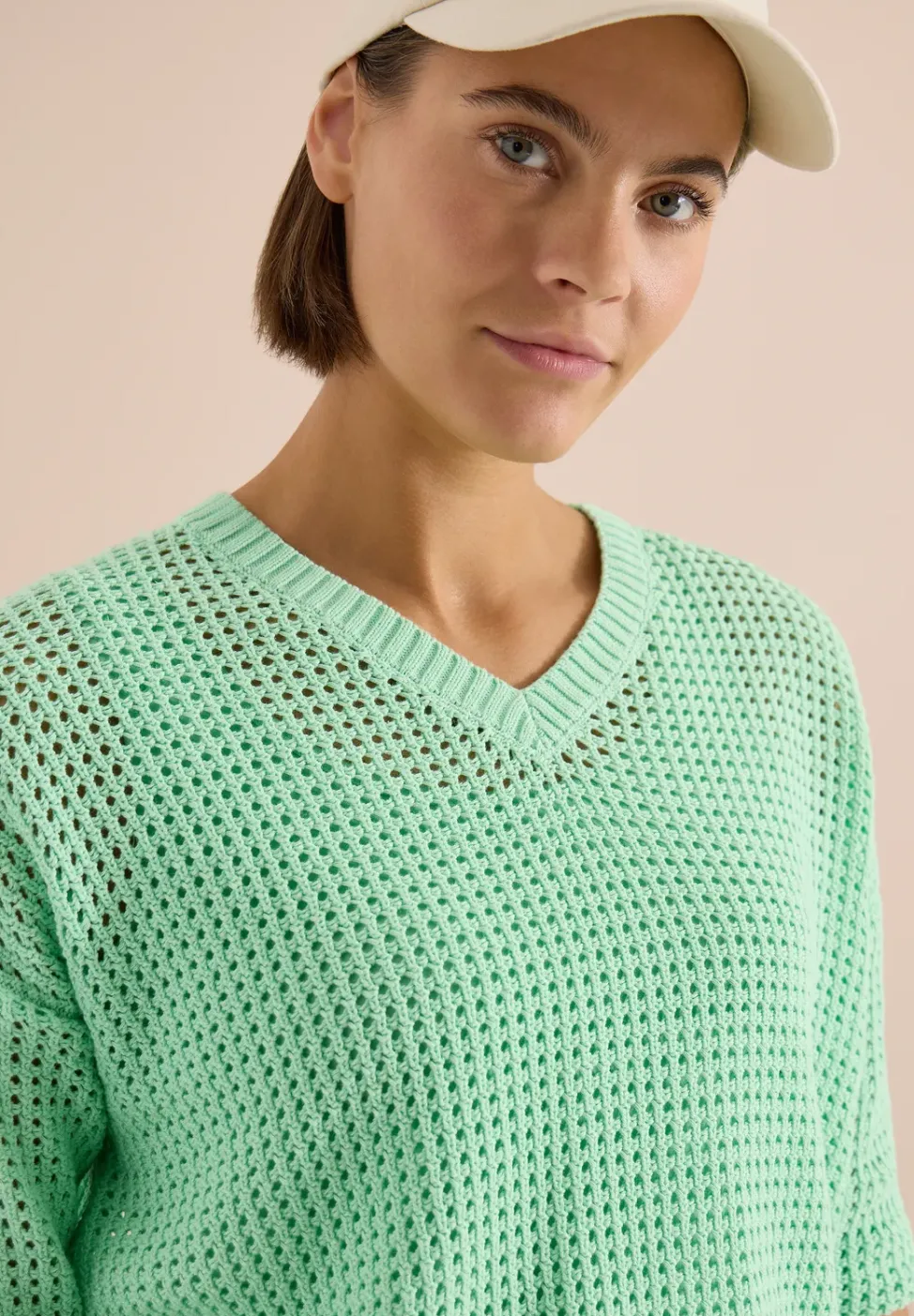 Kurzarm Pullover im Crochet-Look