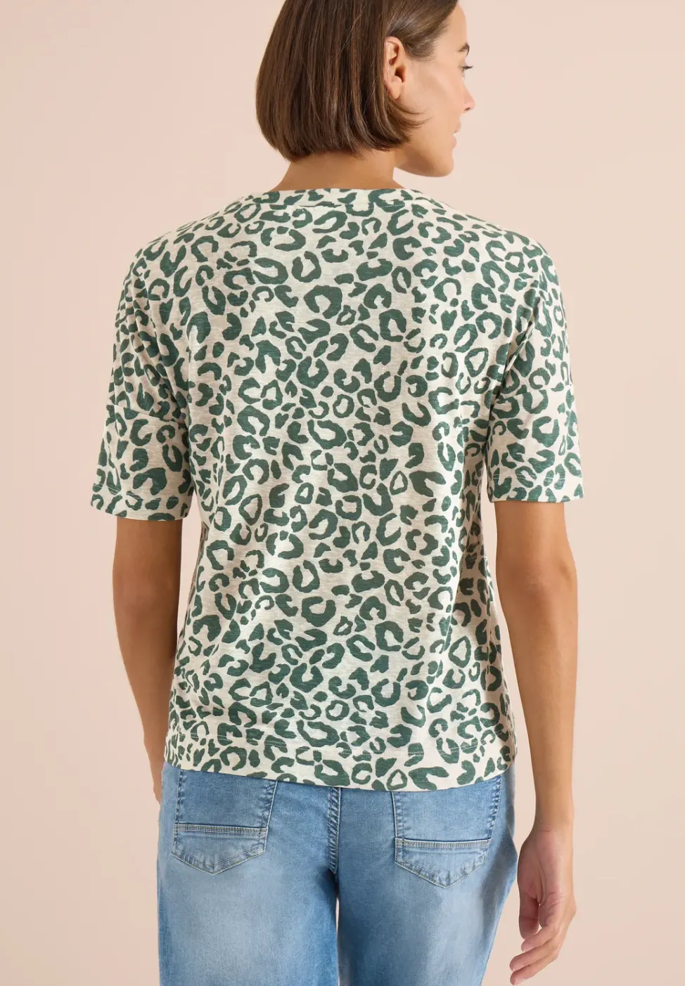 Kurzarm Shirt mit Knöpfen und Leo-Print