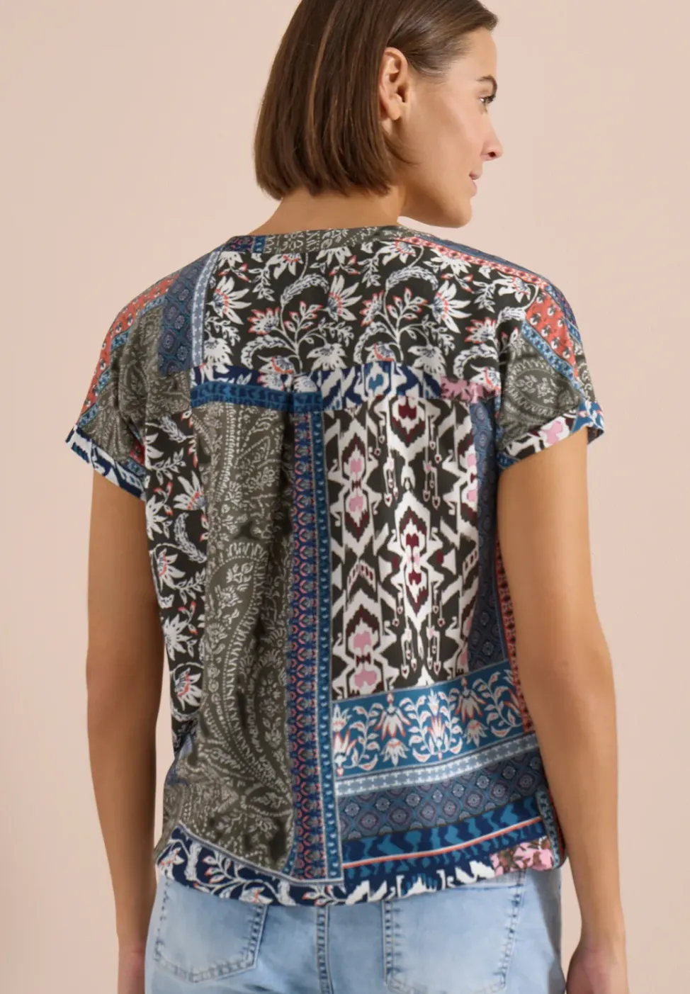 Kurzarm Bluse mit Patchwork-Print