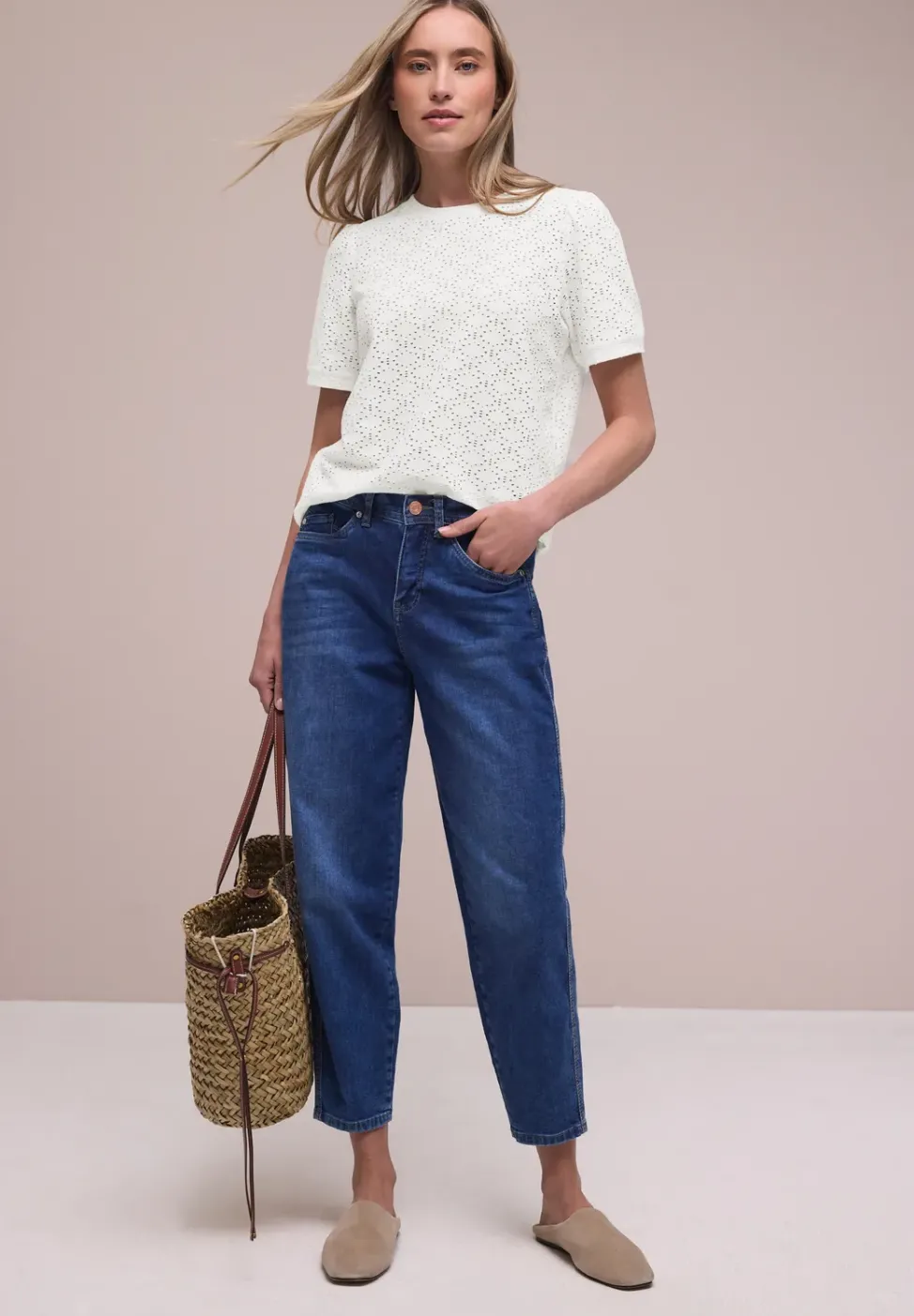 Kurzarm Shirt mit Rundhals aus Spitze