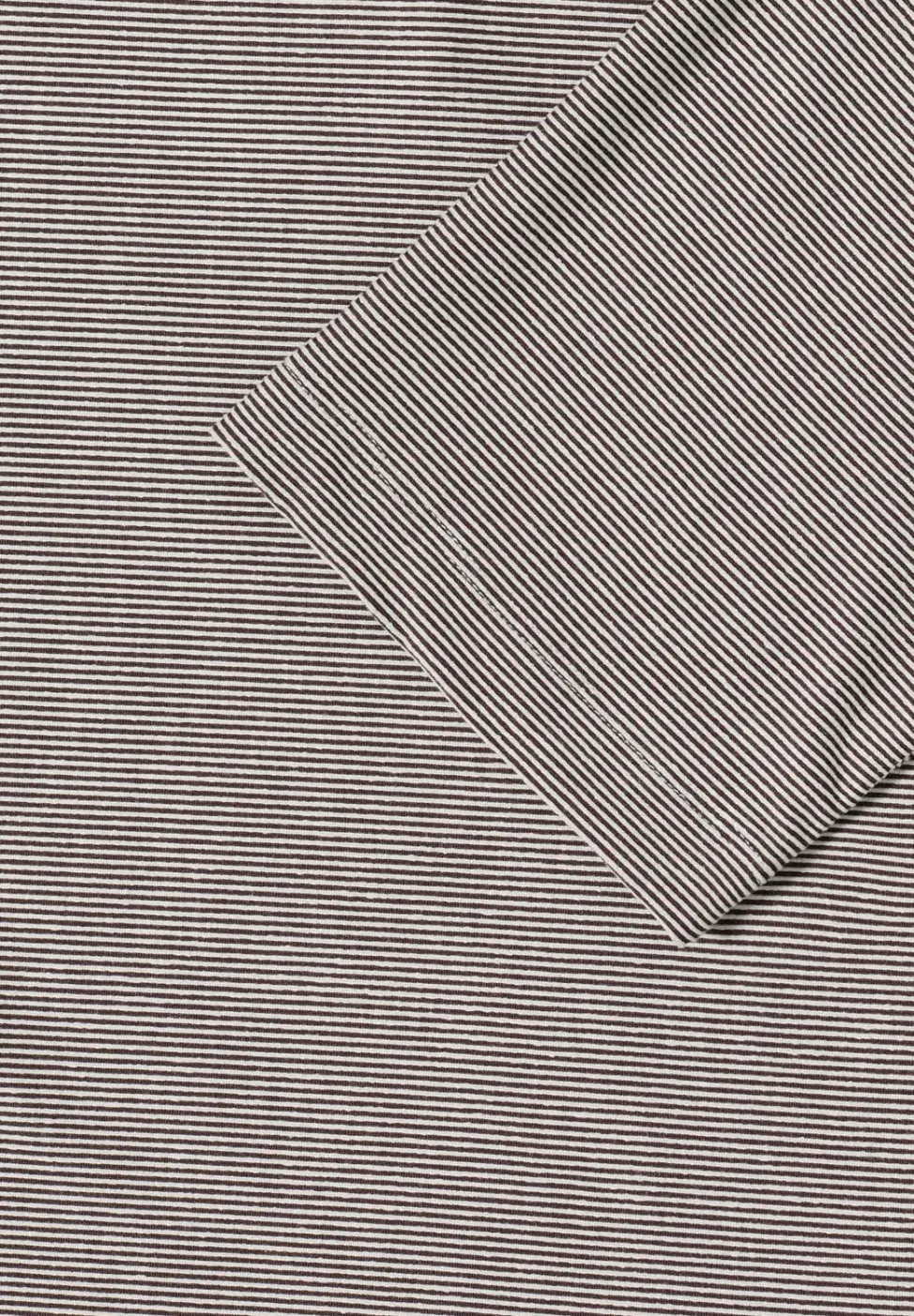 Kurzarm T-Shirt mit feinen Streifen