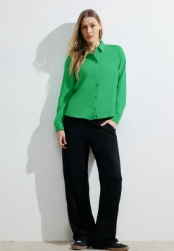 Kurze Hemdbluse