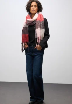 Kuscheliger Madras Schal