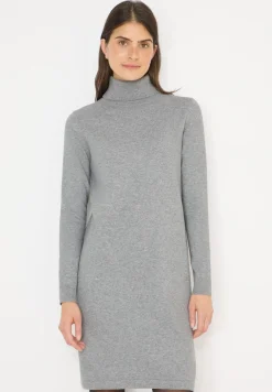 Kuscheliges Rollkragenkleid