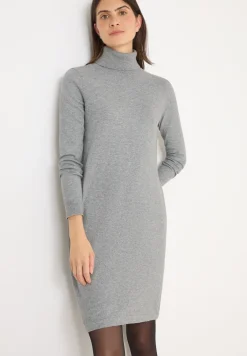 Kuscheliges Rollkragenkleid