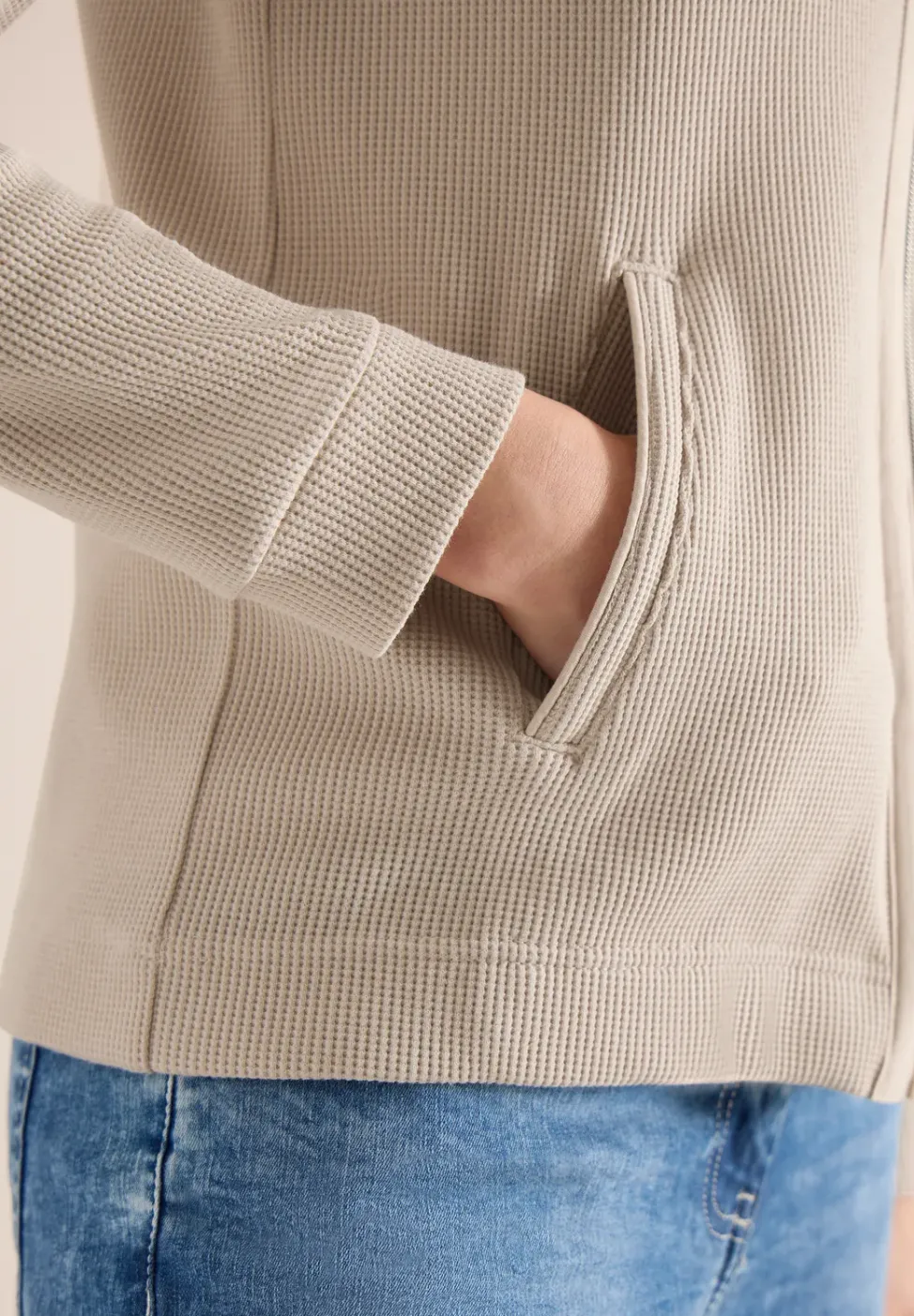 Langarm Jacke mit Kapuze und Taschen