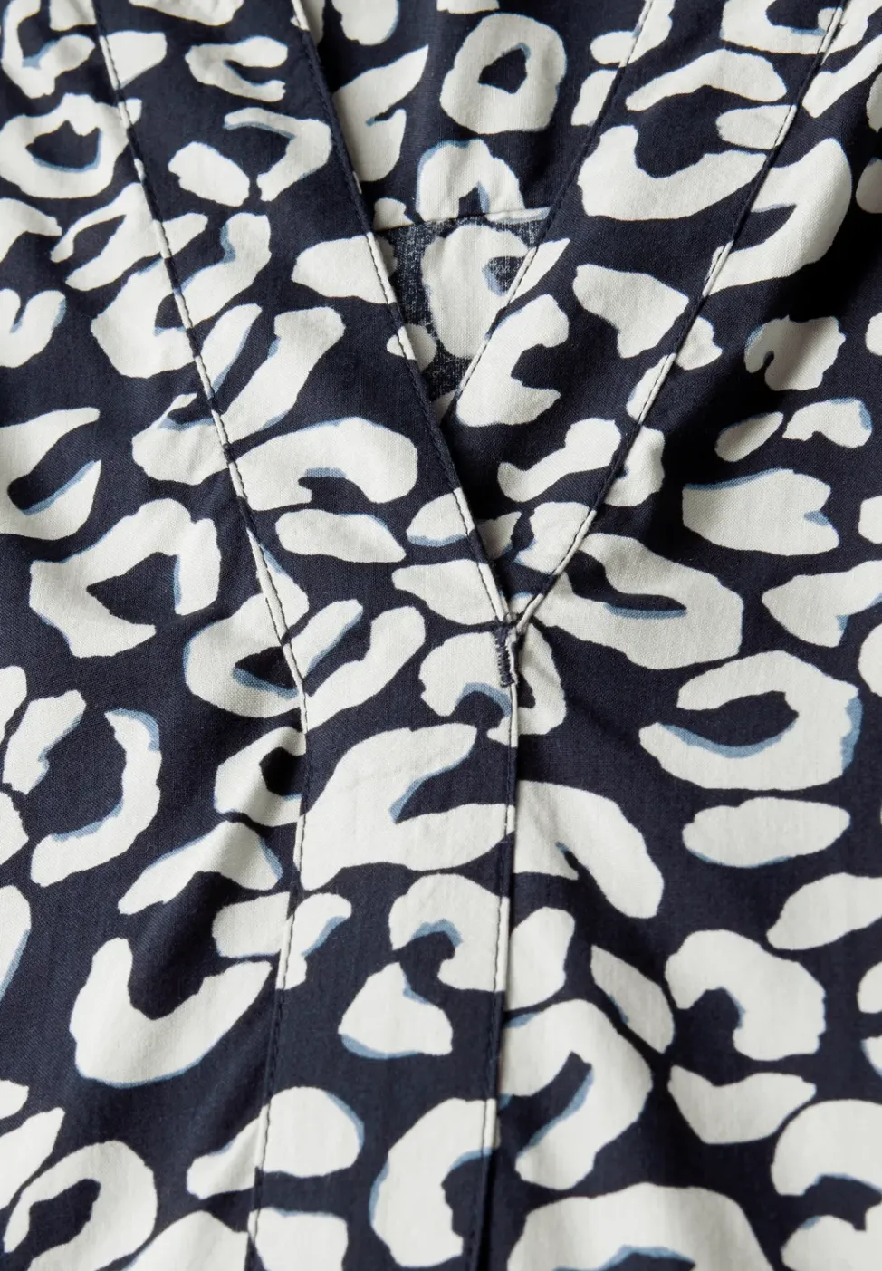 Leo Split Neck Bluse