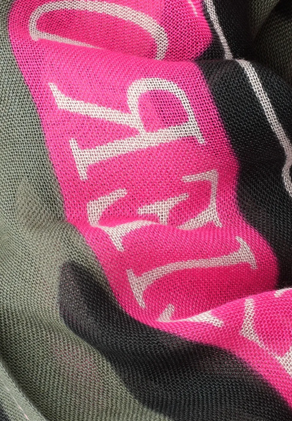 Loop-Schal mit Blätter-Muster