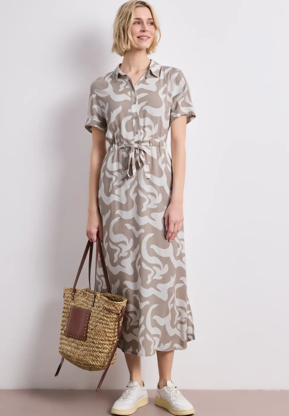 Maxi-Kleid mit Hemdkragen und Print