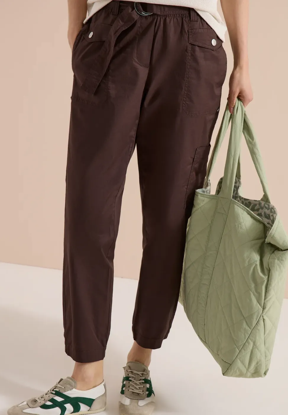 Mid Waist Slim Leg Hose im Loose Fit