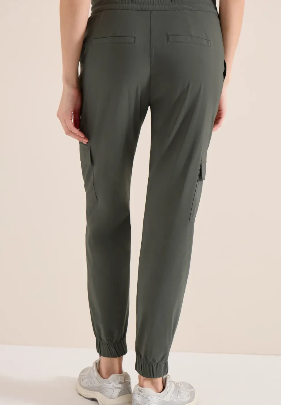 Mid Waist Slim Leg Hose im Cargo-Look