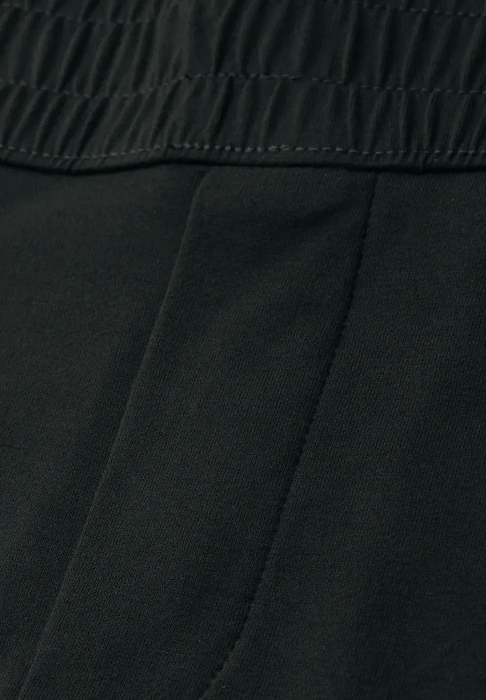 Mid Waist Slim Leg Hose im Loose Fit