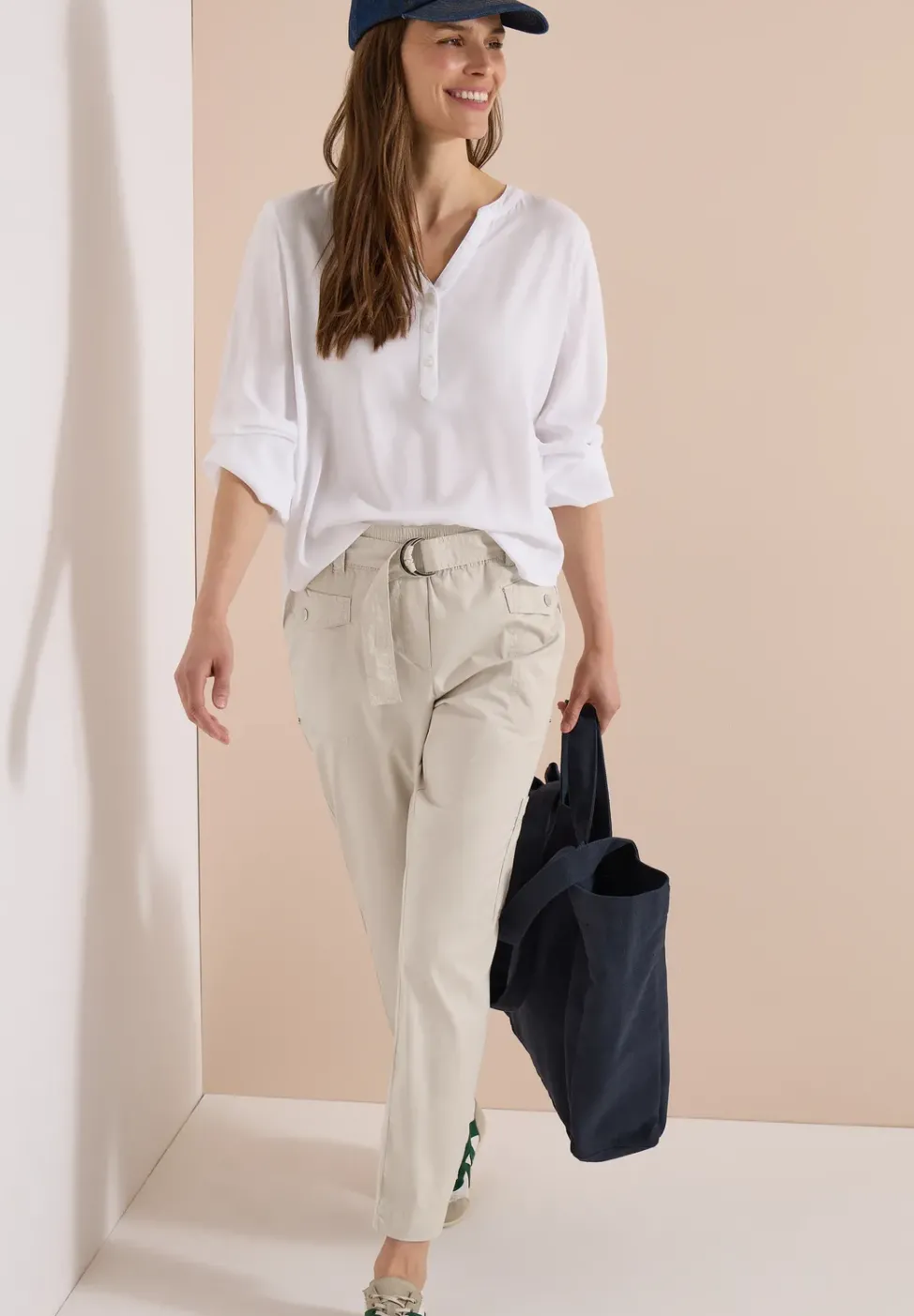 Mid Waist Slim Leg Hose im Loose Fit
