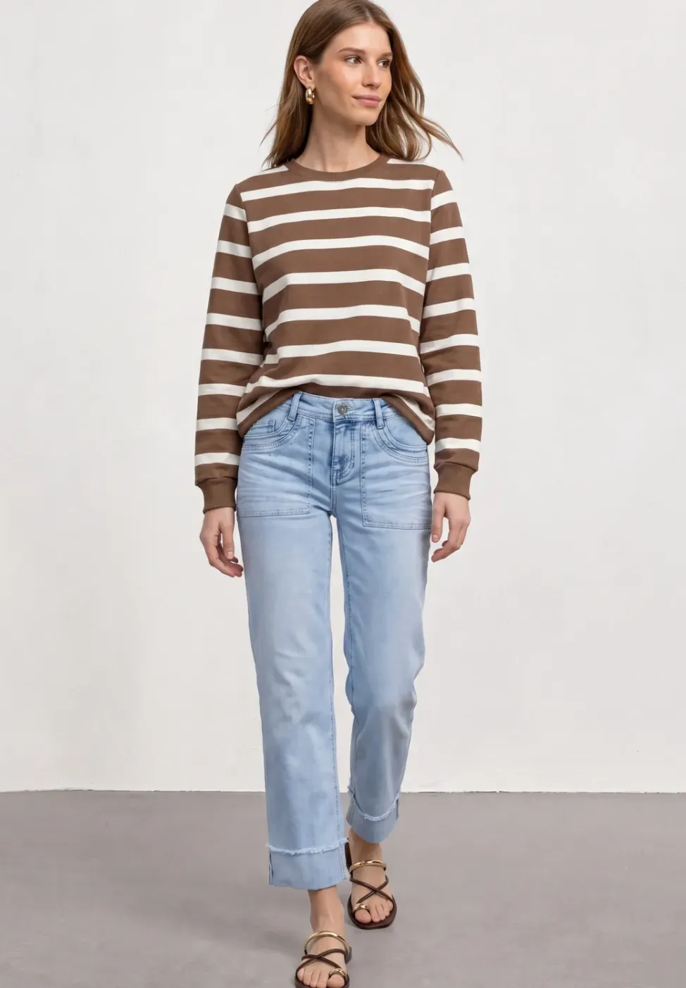 Mid Waist Straight Leg Jeans im Casual Fit