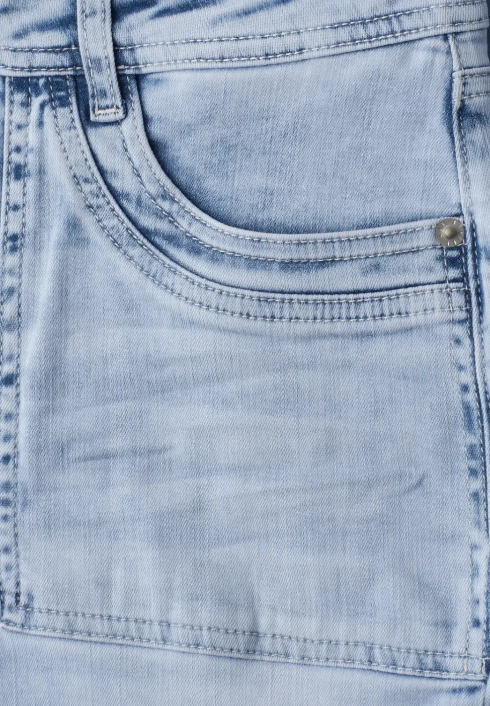 Mid Waist Straight Leg Jeans im Casual Fit