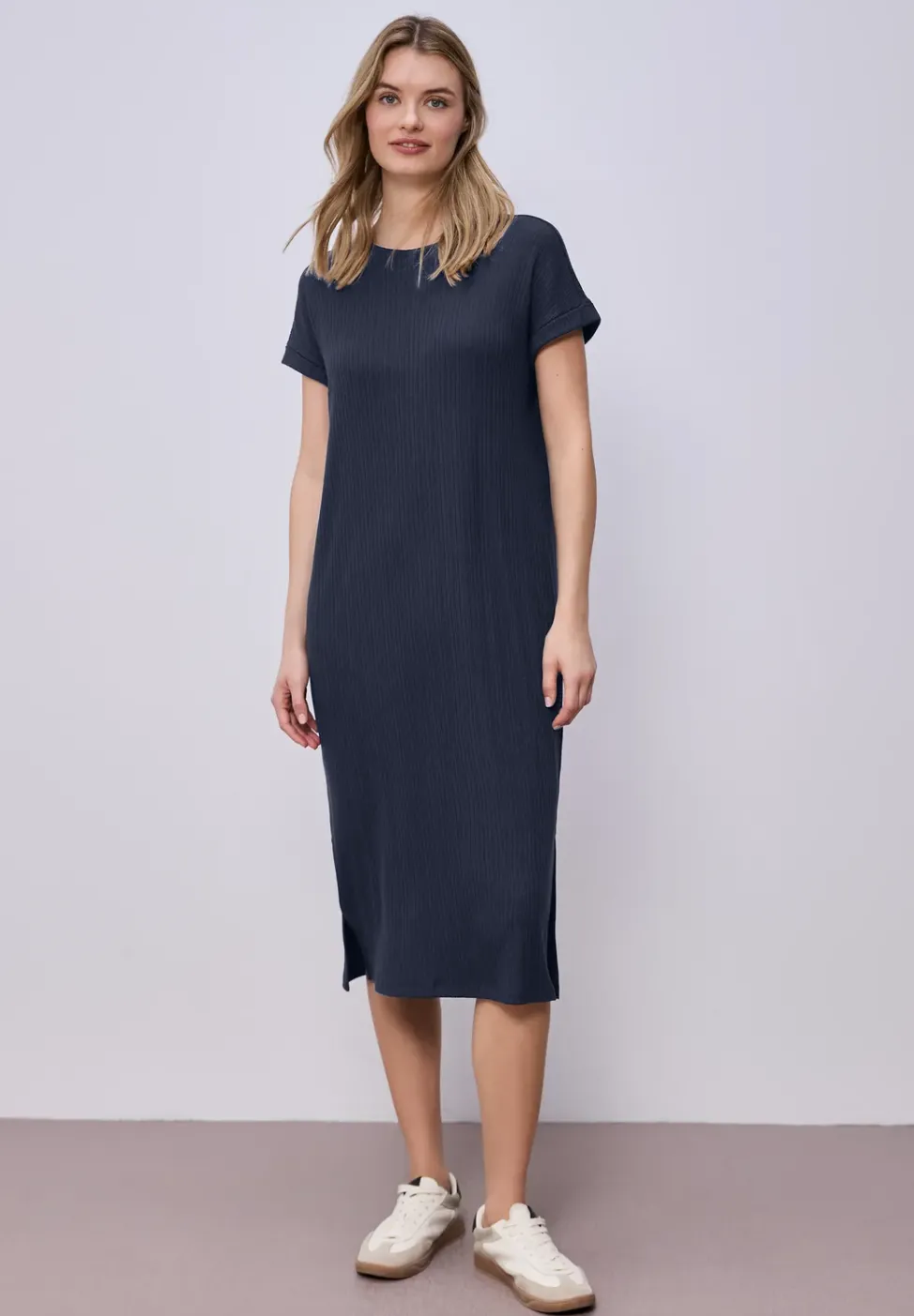 Midi-Kleid aus Jersey in Rippstruktur