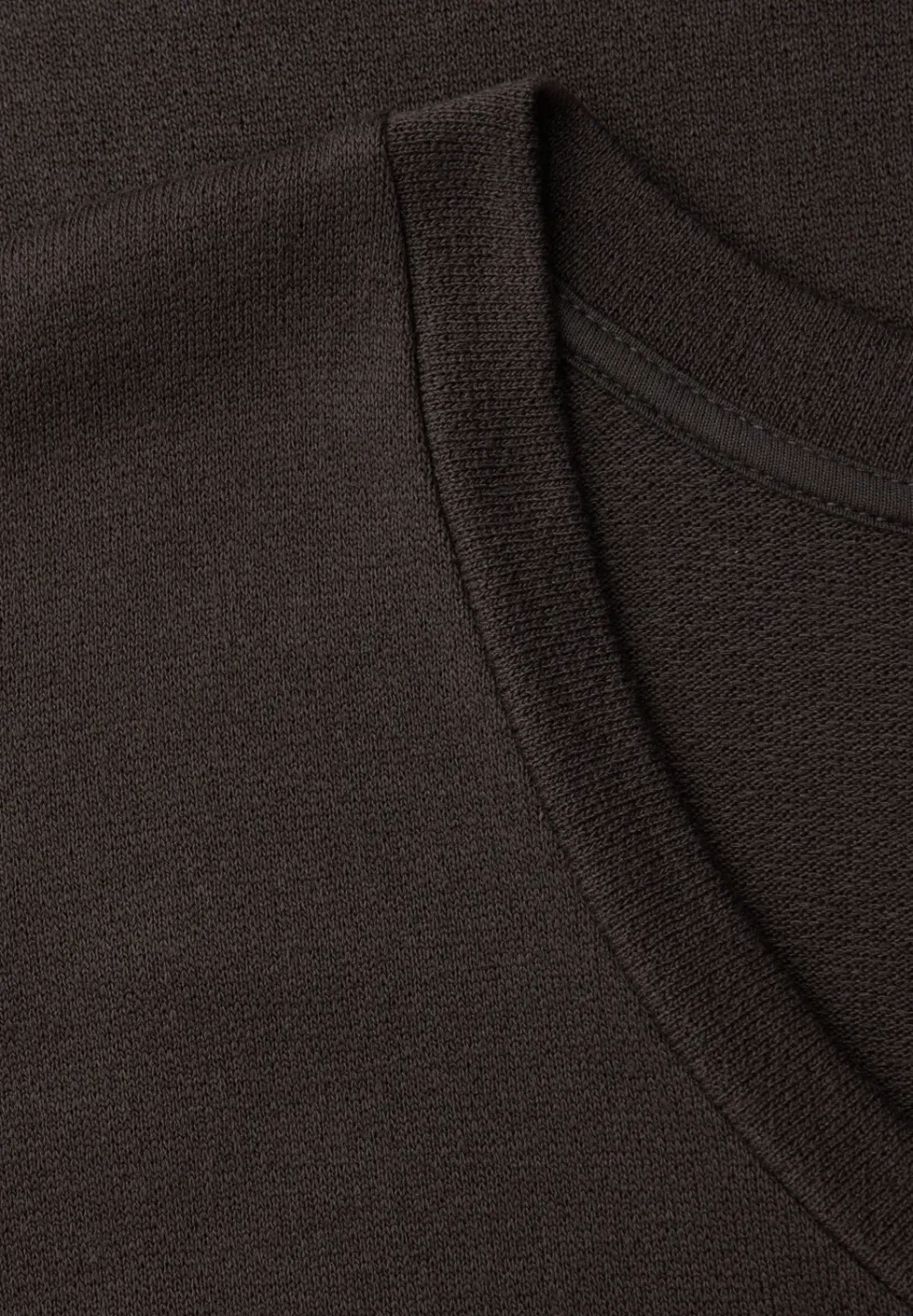 Midi-Kleid mit V-Neck im Strick-Look