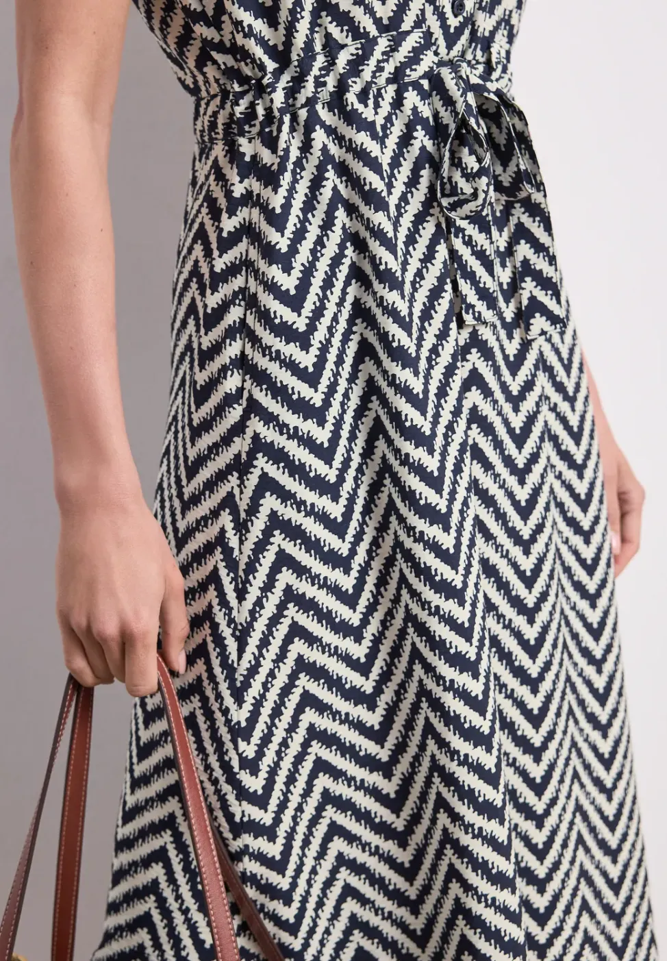 Midi-Kleid mit Zick-Zack-Muster