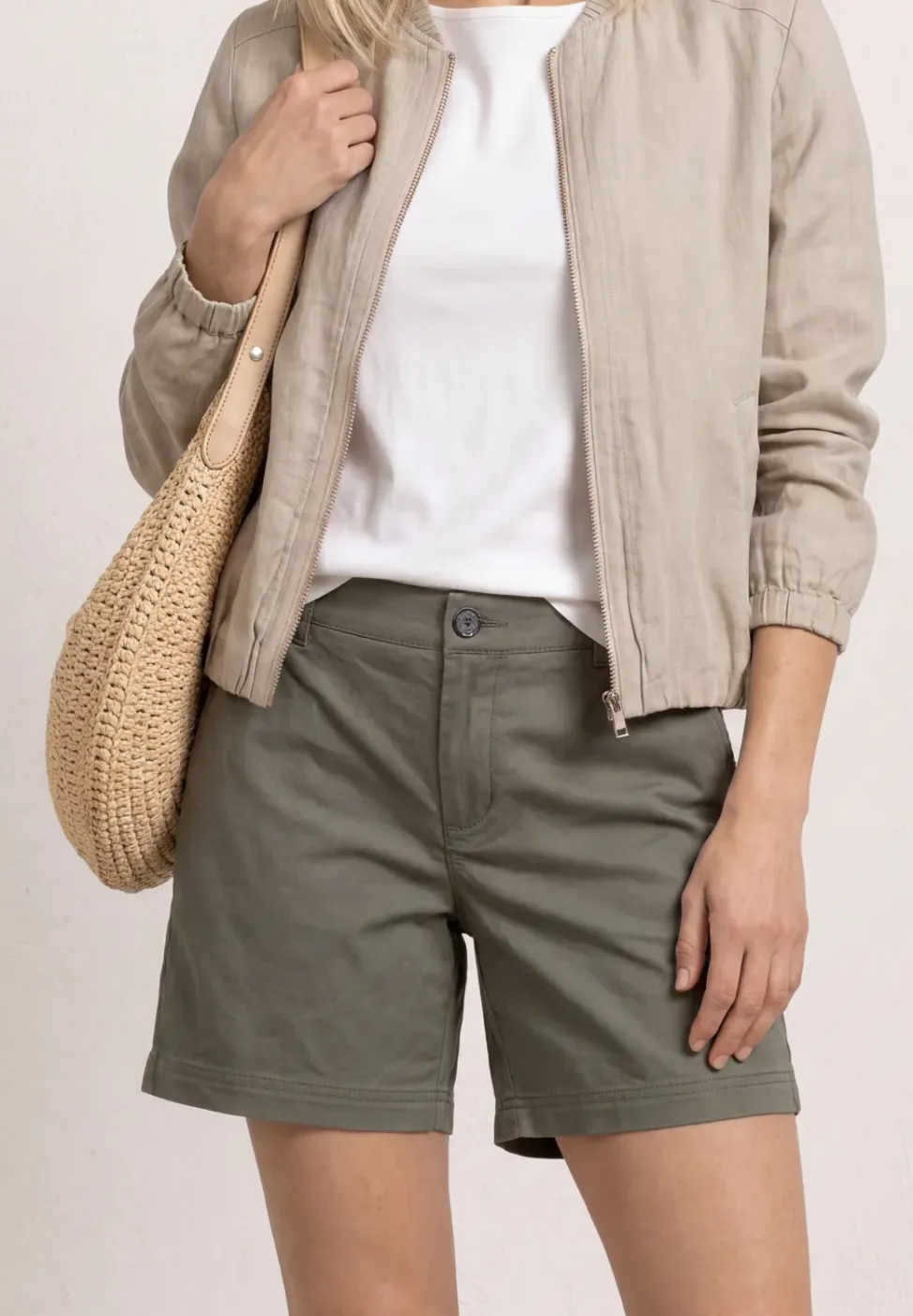 Mid Waist Chino Shorts im Casual Fit