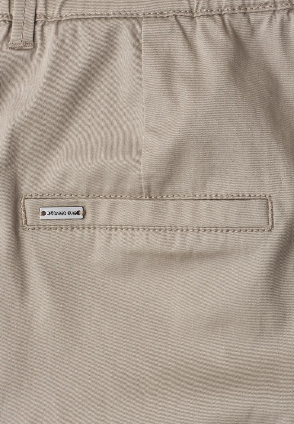 Mid Waist Chino Shorts im Casual Fit