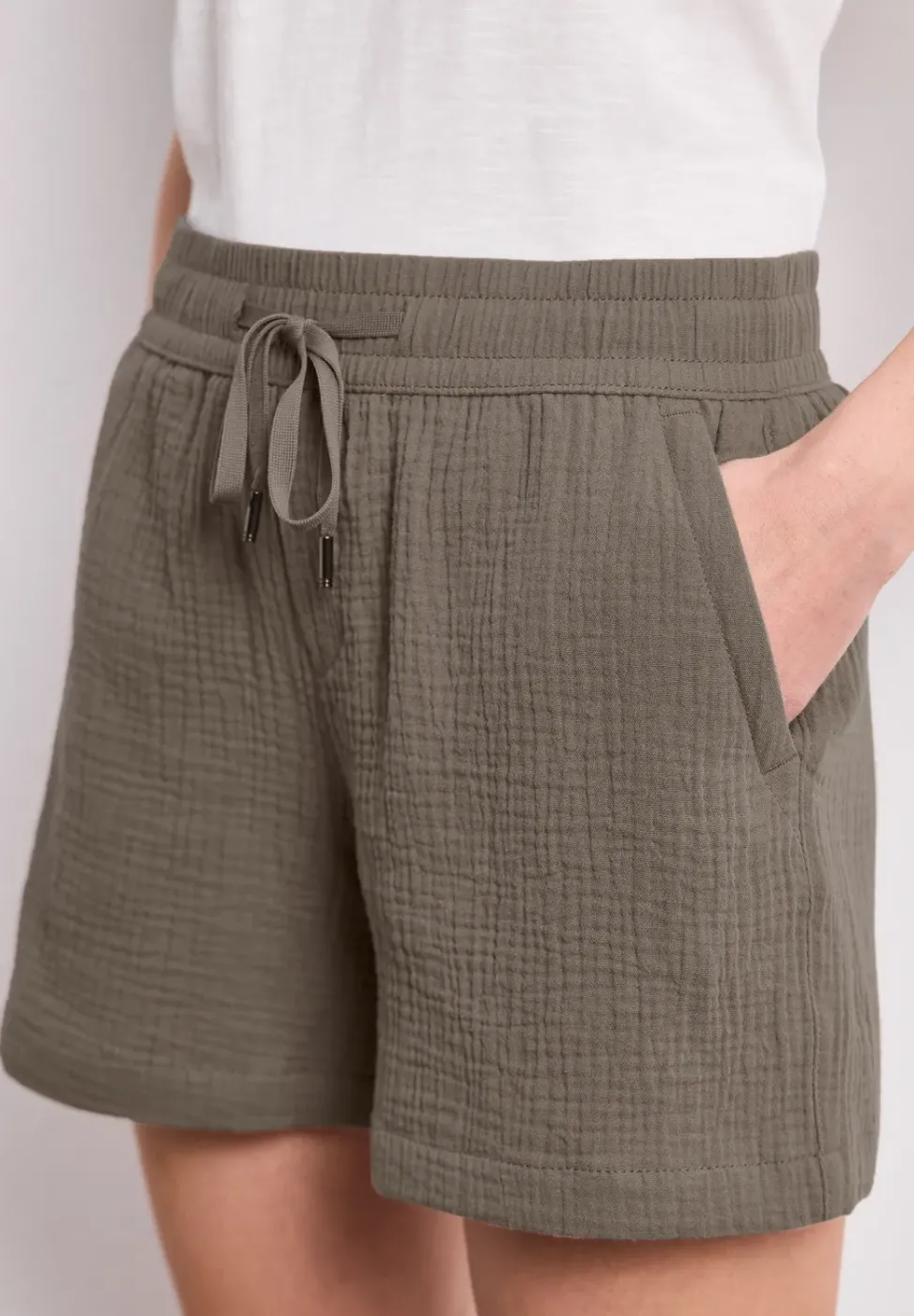Mid Waist Shorts aus Musselinstoff