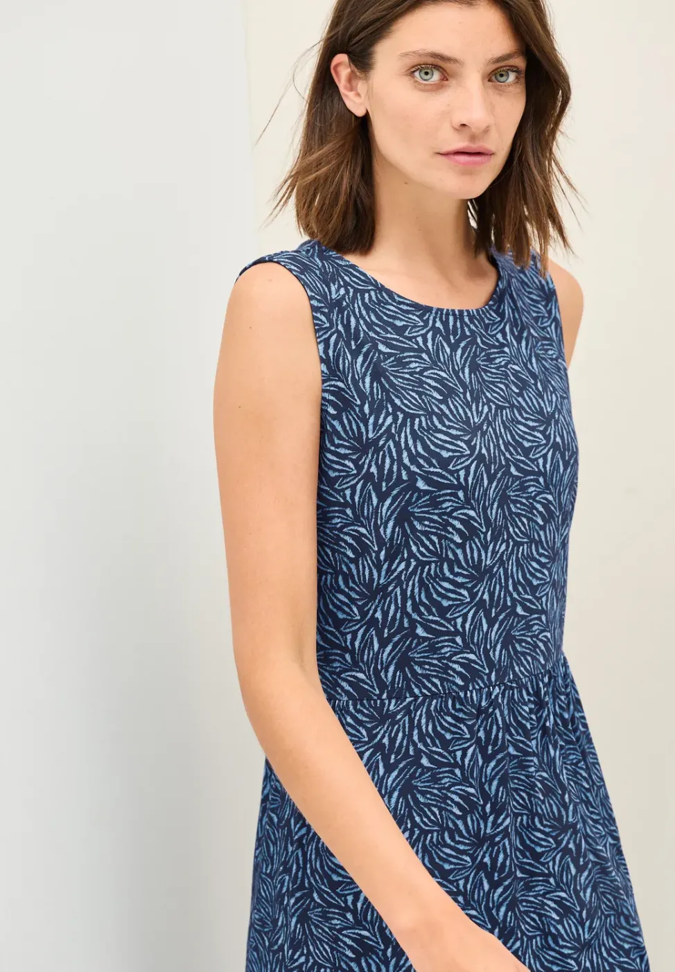 Minimal Print Jersey-Kleid