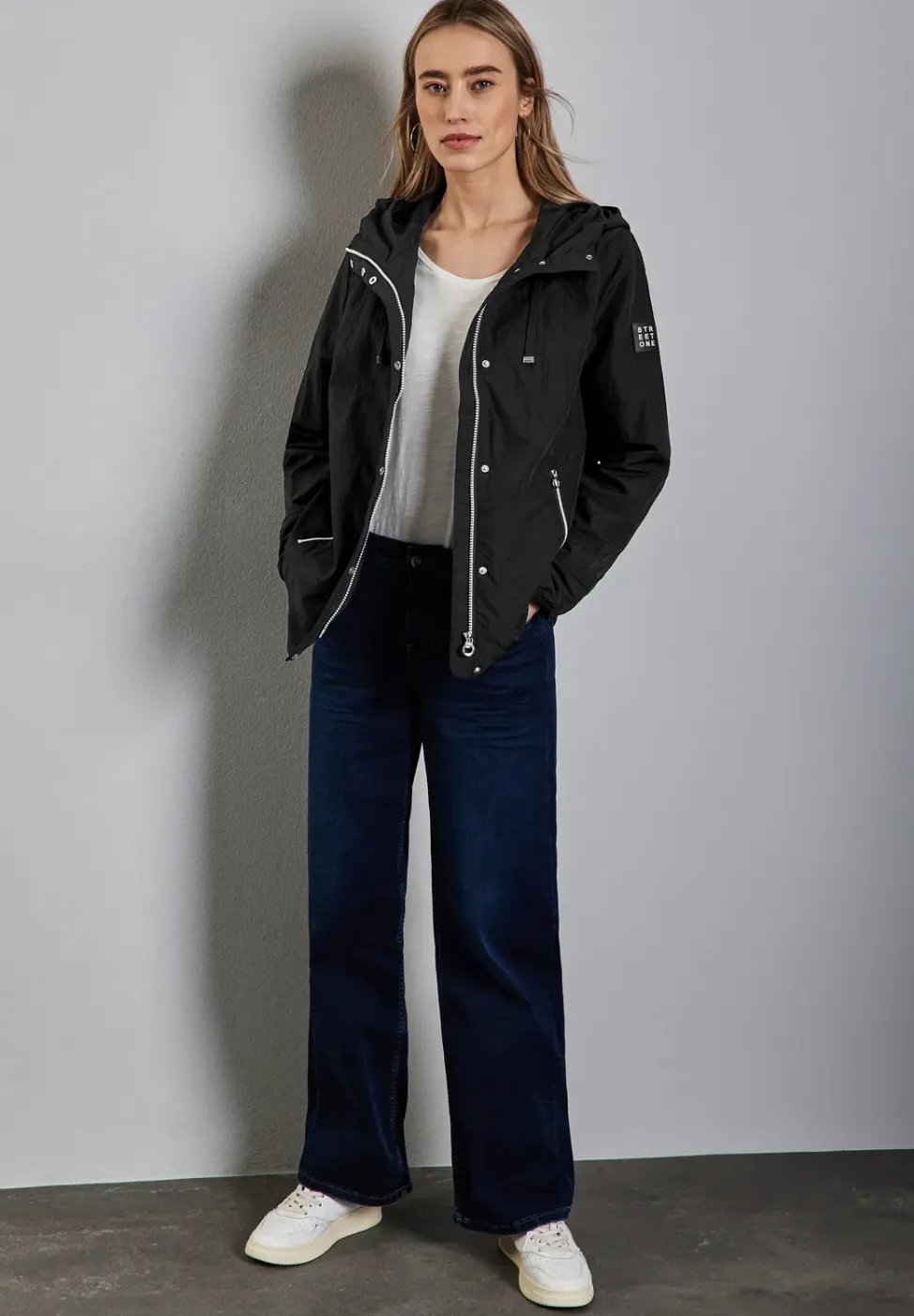Moderner Windbreaker