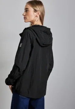 Moderner Windbreaker