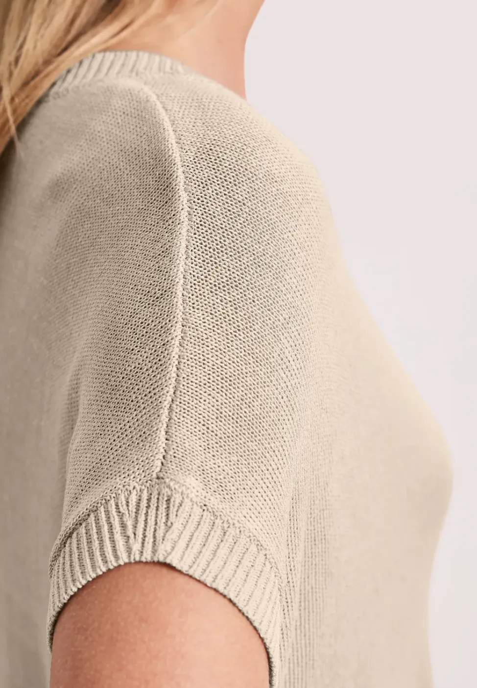 Pullover mit U-Boot-Ausschnitt