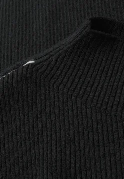 Pullover in Rippstruktur