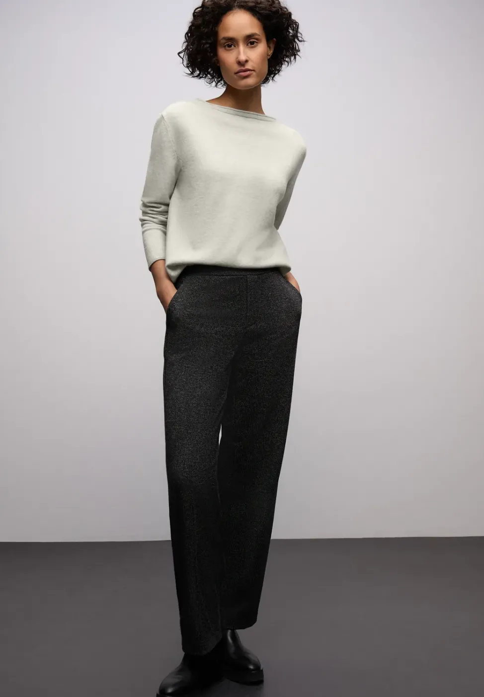 Pullover mit gerolltem Saum