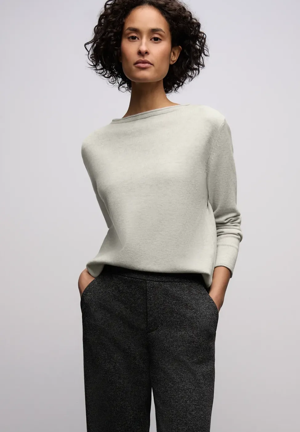 Pullover mit gerolltem Saum