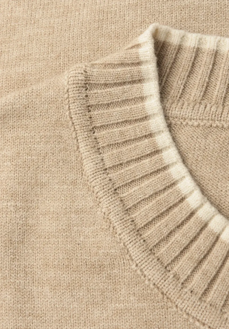 Pullover mit Kontrastdetails
