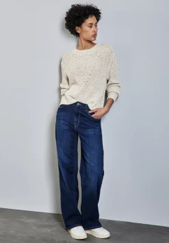 Pullover mit Strickmuster
