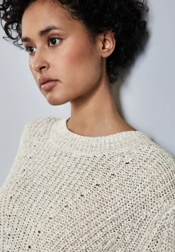 Pullover mit Strickmuster