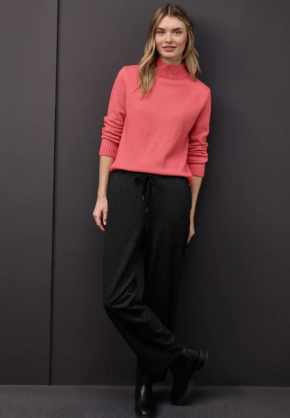 Pullover mit Tape-Details