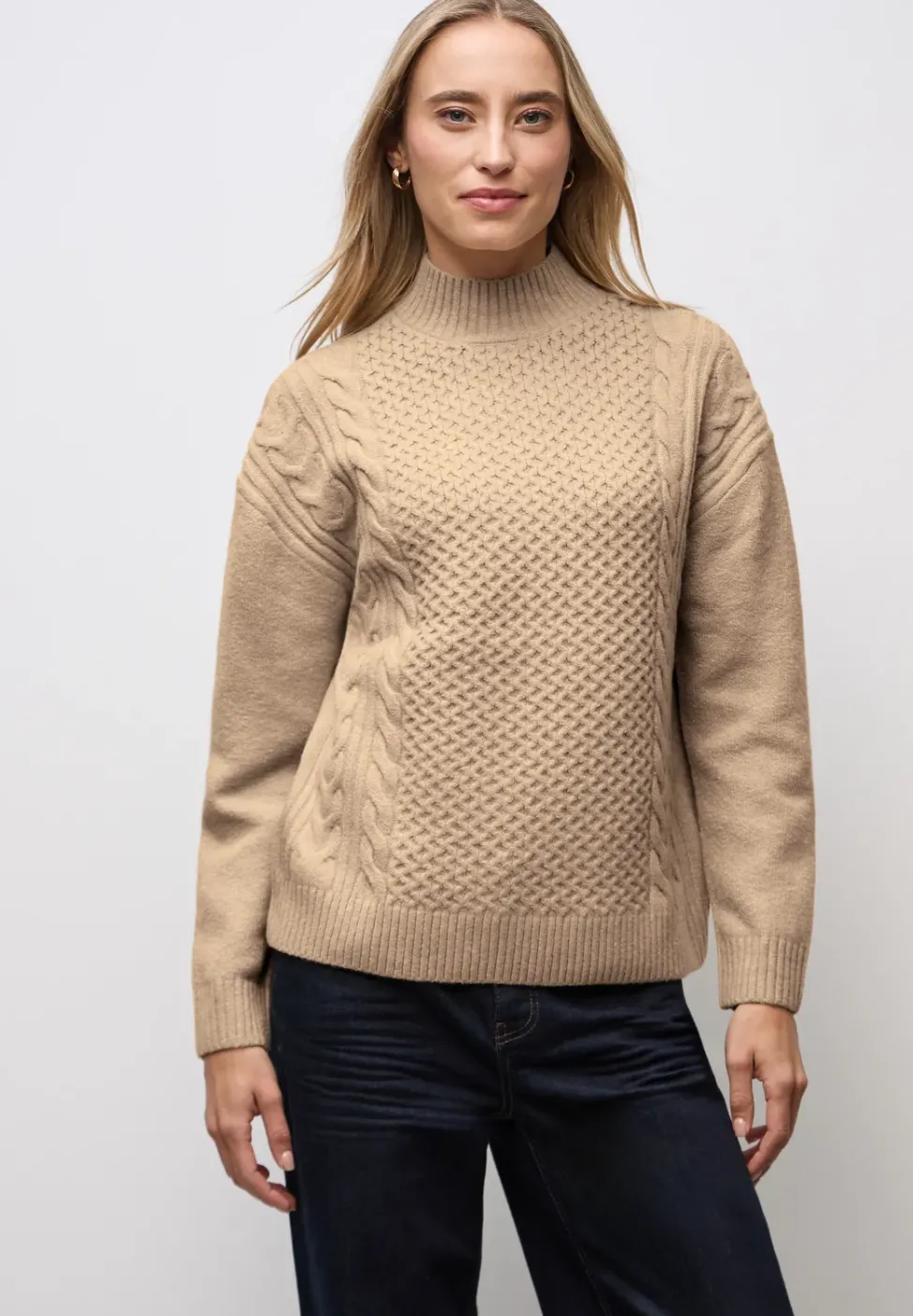 Pullover mit Zopfmuster