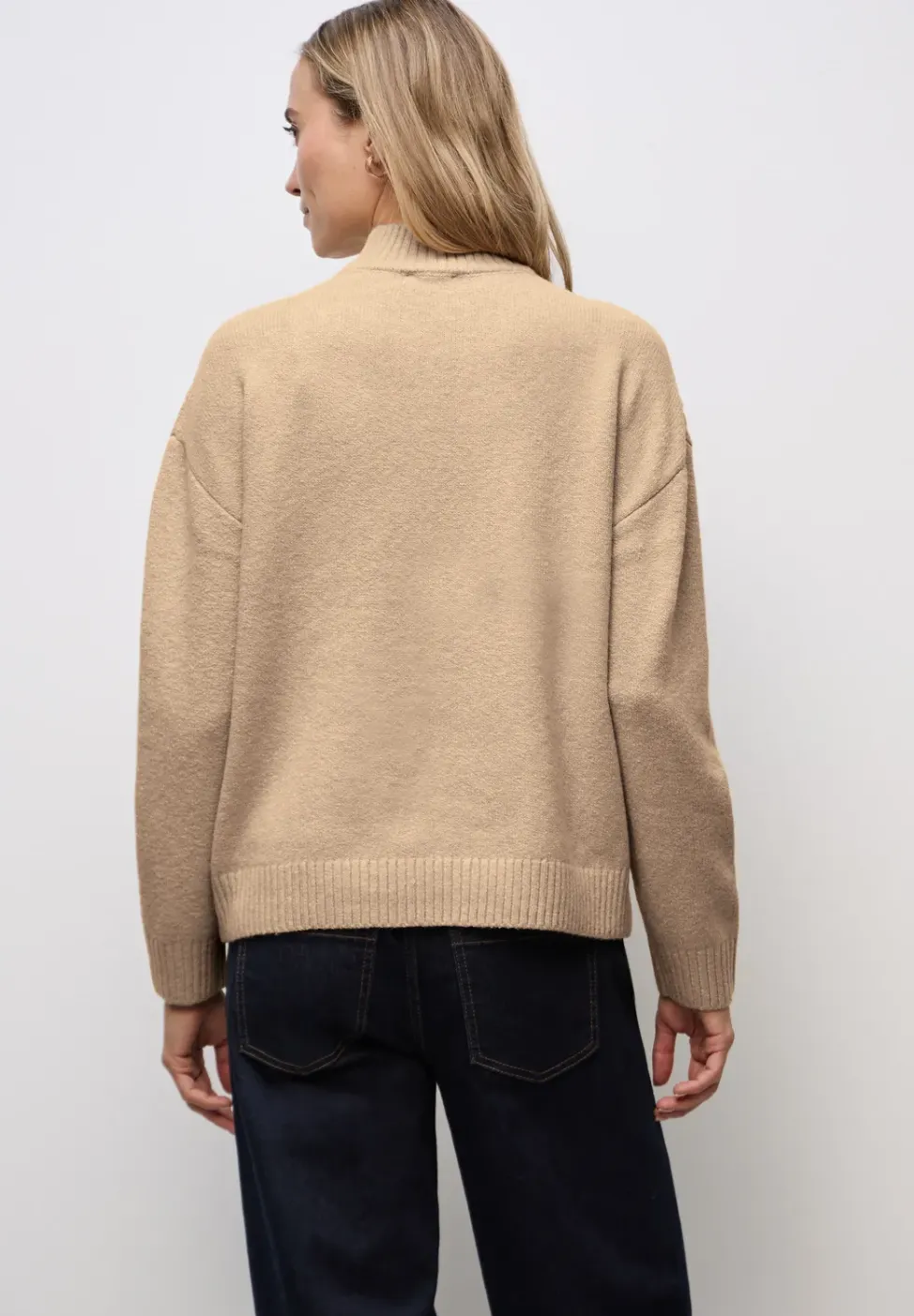 Pullover mit Zopfmuster