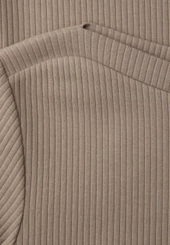 Shirt in Rippstruktur