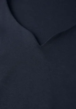 Shirt mit Herzausschnitt
