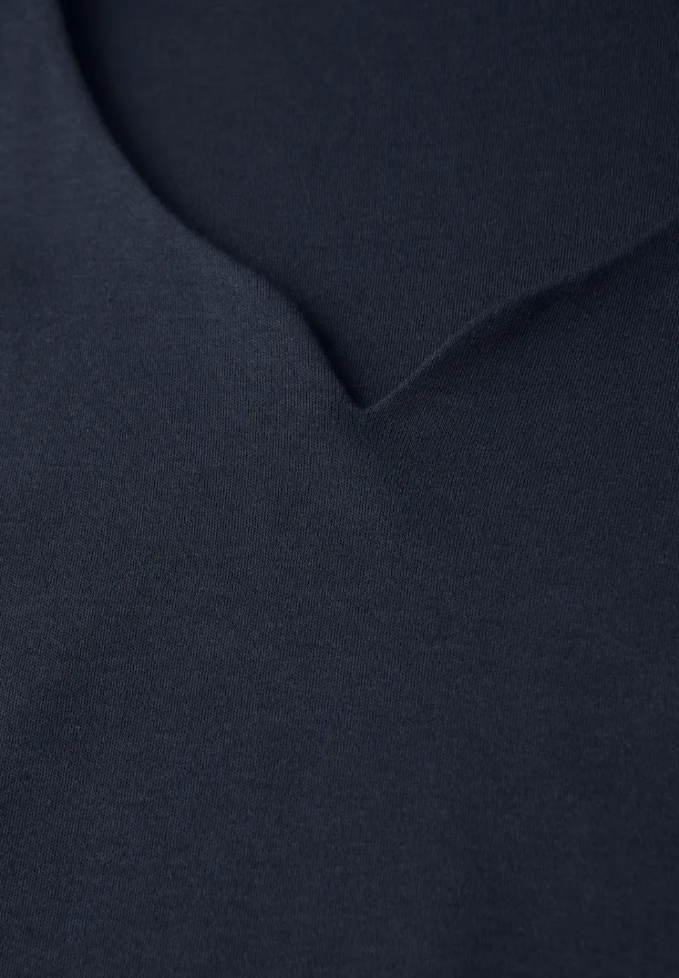 Shirt mit Herzausschnitt