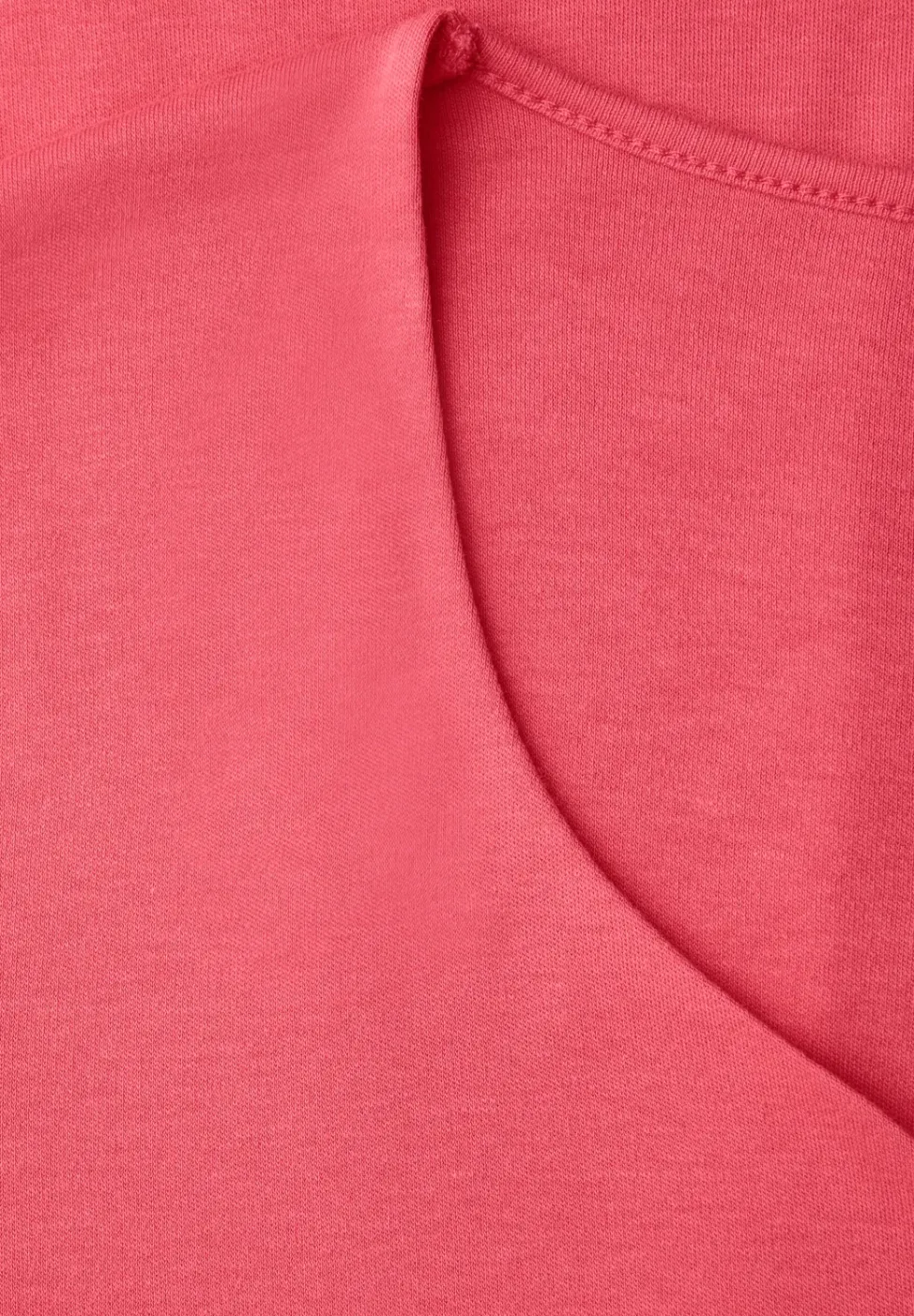 Shirt mit Herzausschnitt
