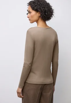 Shirt mit Herzausschnitt