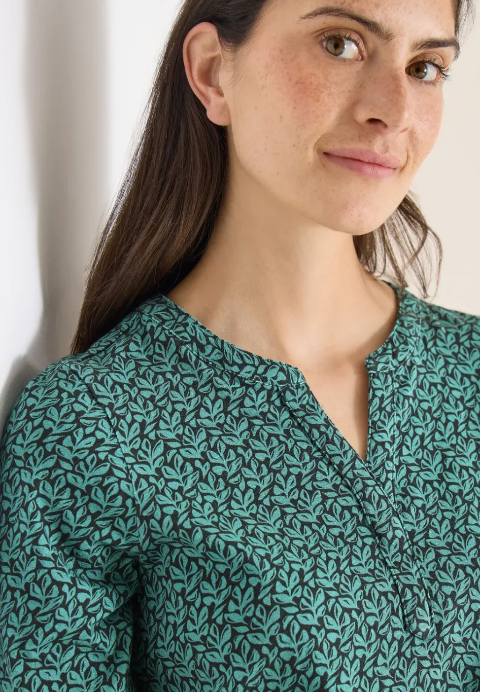 Shirt mit Split Neck und Print