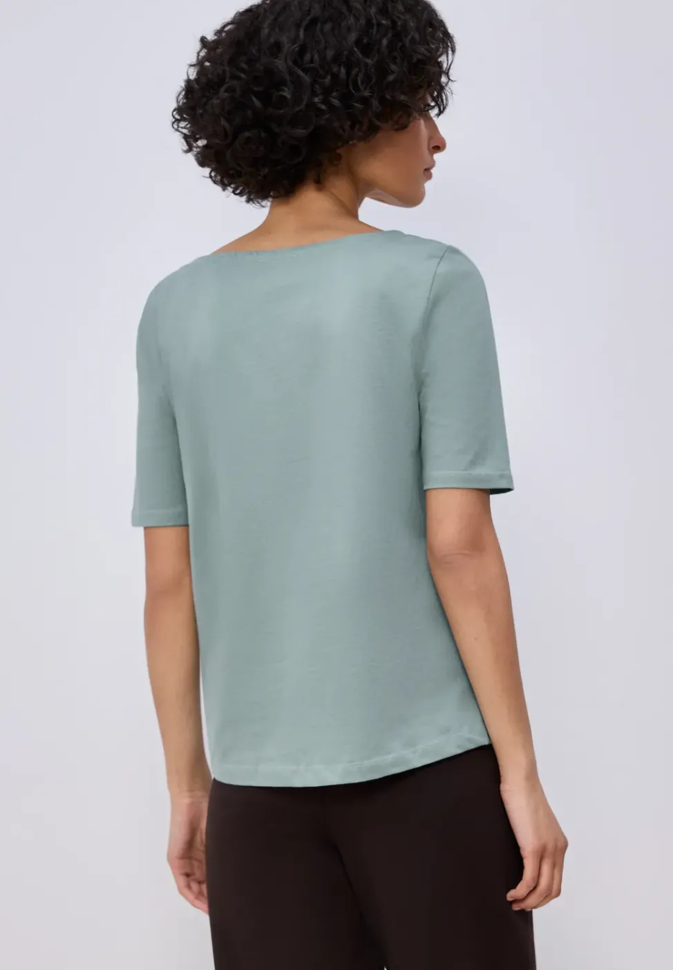 Shirt mit U-Boot-Ausschnitt
