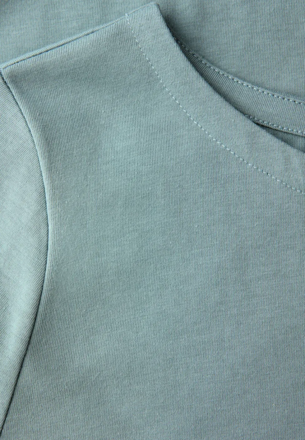 Shirt mit U-Boot-Ausschnitt